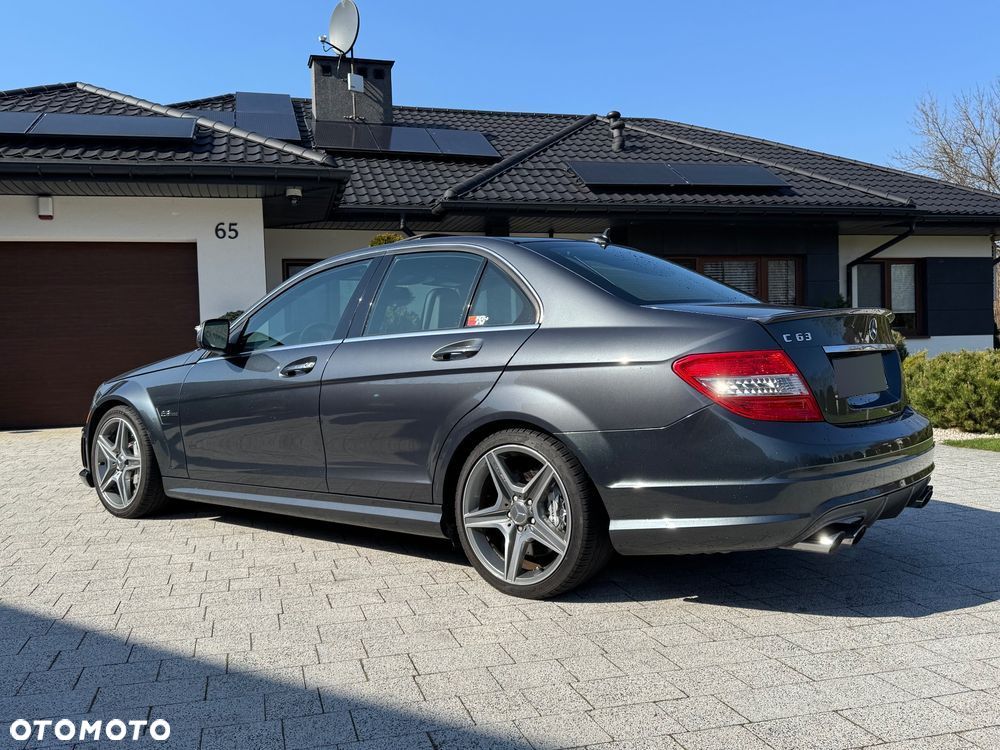 Mercedes-Benz Klasa C 63 AMG - 6