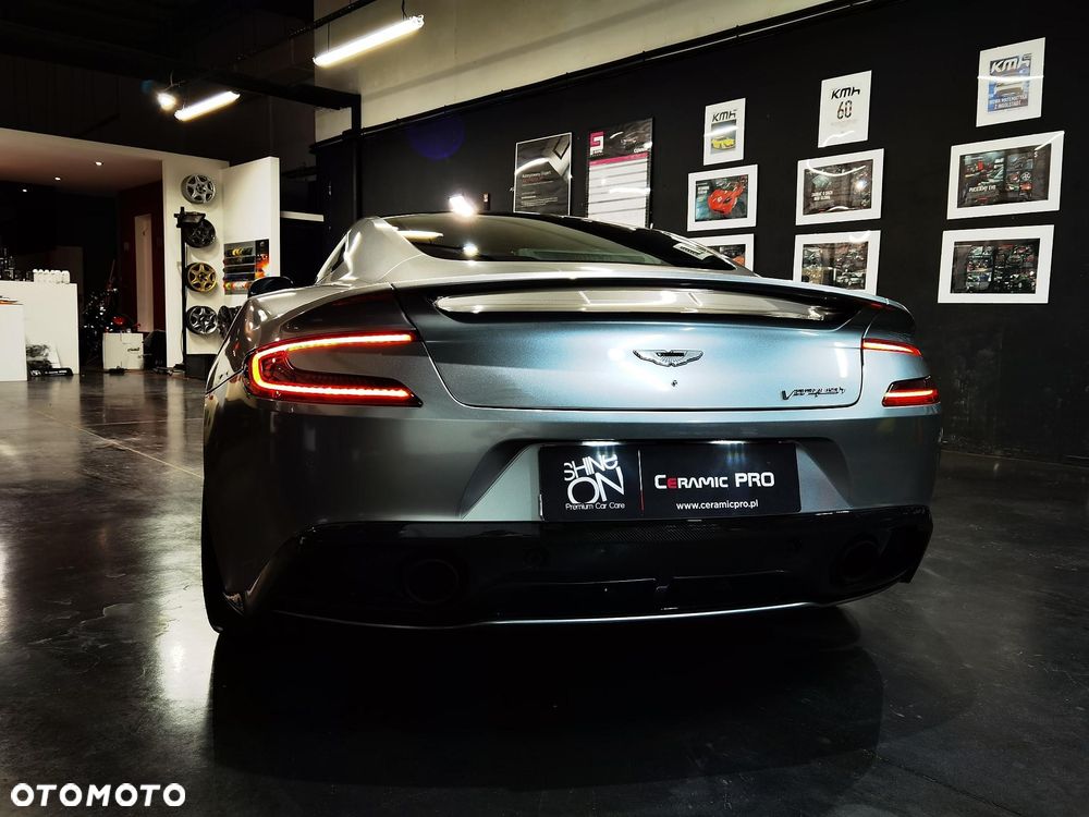 Aston Martin Vanquish - 6