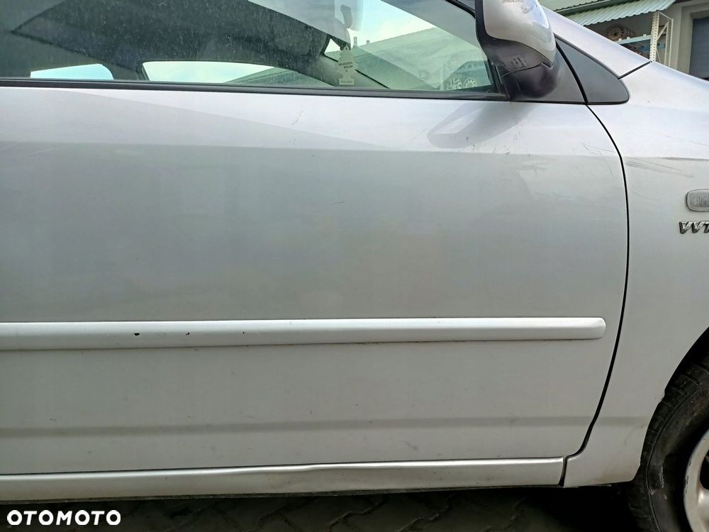 DRZWI PRAWY PRZÓD TOYOTA COROLLA E12 3D 199 - 5
