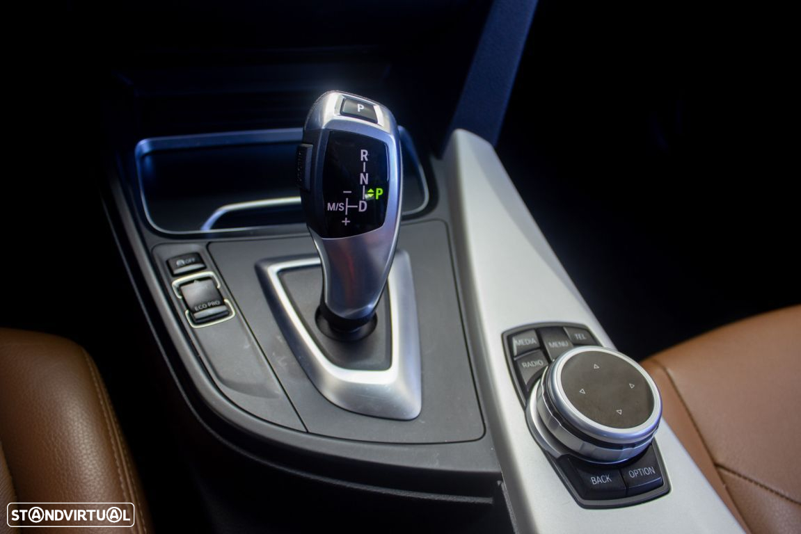 BMW 320 d Touring EfficientDynamics Line Sport Auto - 16