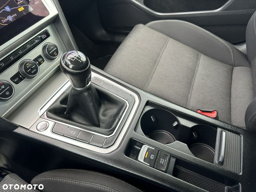 Volkswagen Passat Variant 2.0 TDI BMT Comfortline - 27