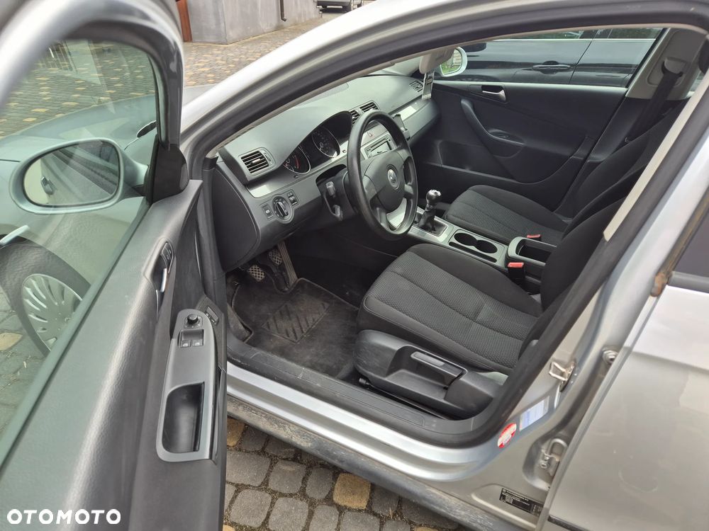 Volkswagen Passat 2.0 TDI DPF Trendline - 9