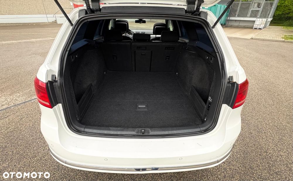 Volkswagen Passat 2.0 TDI Highline R-Style DSG - 26
