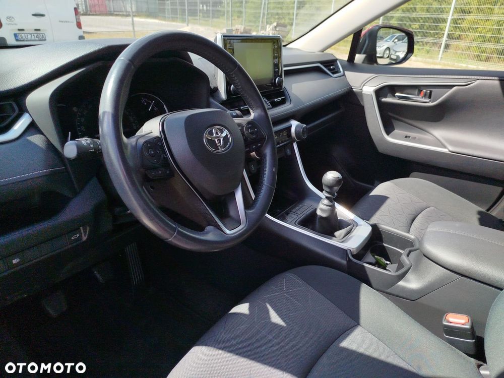 Toyota RAV4 - 10