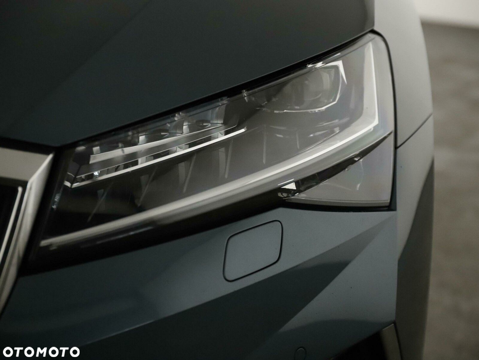 Skoda Superb 2.0 TDI SCR 4x4 L&K DSG - 10