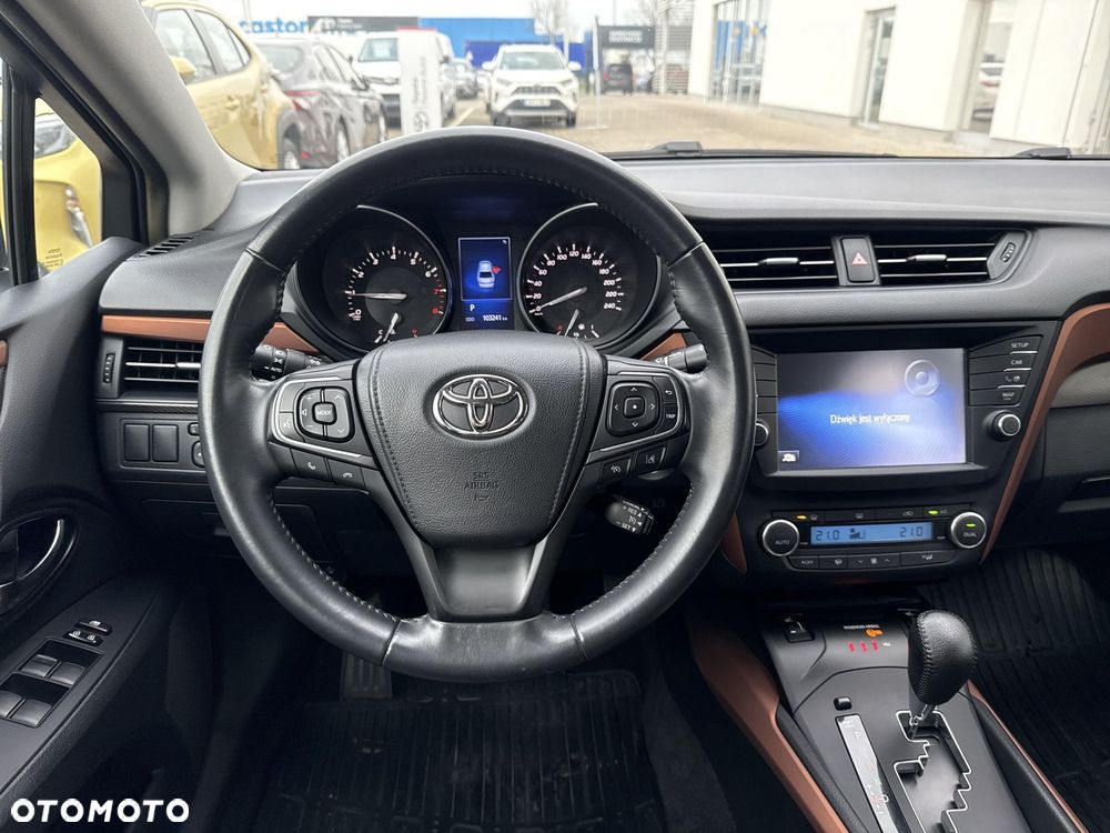 Toyota Avensis 1.8 Premium MS - 11