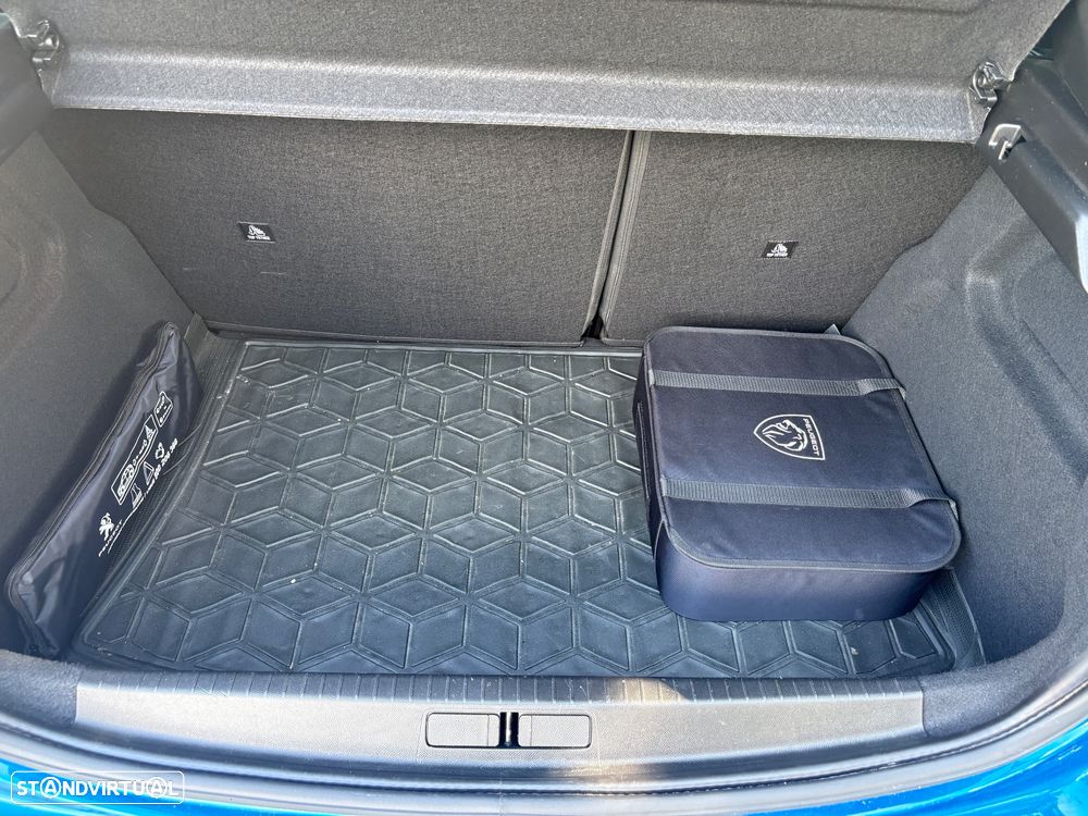 Peugeot e-208 GT - 16