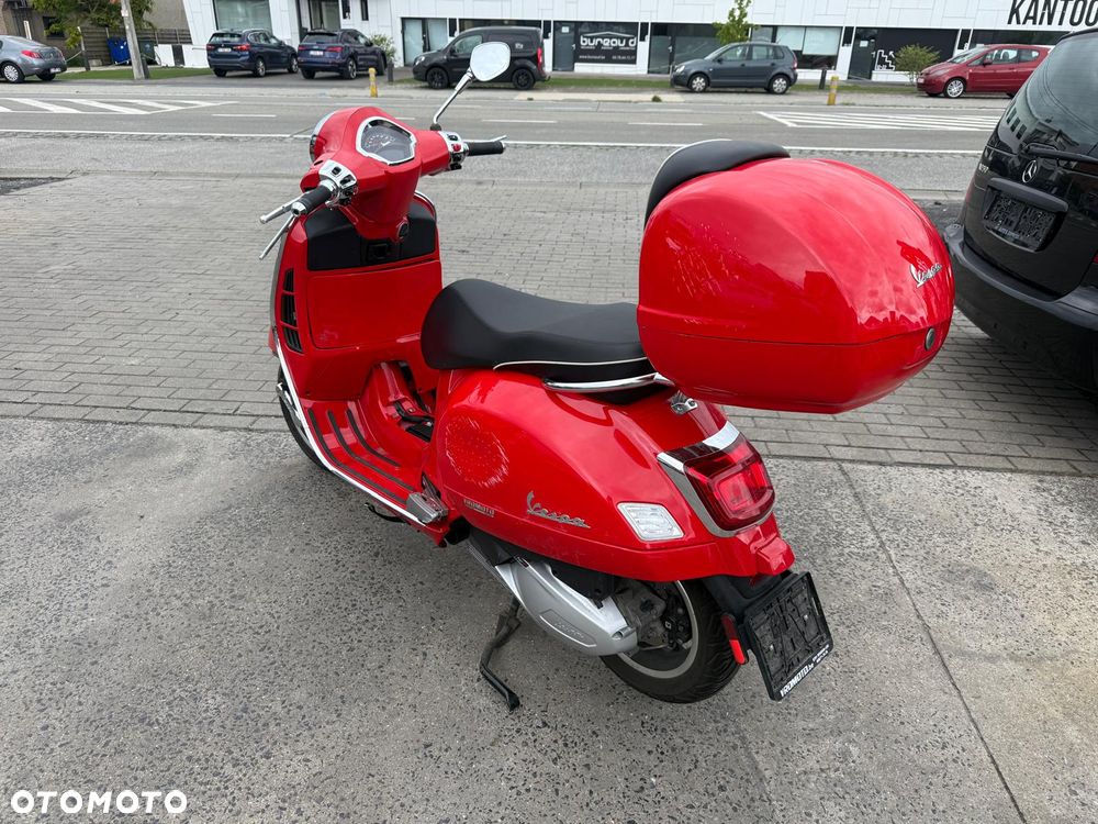 Vespa GTS - 8