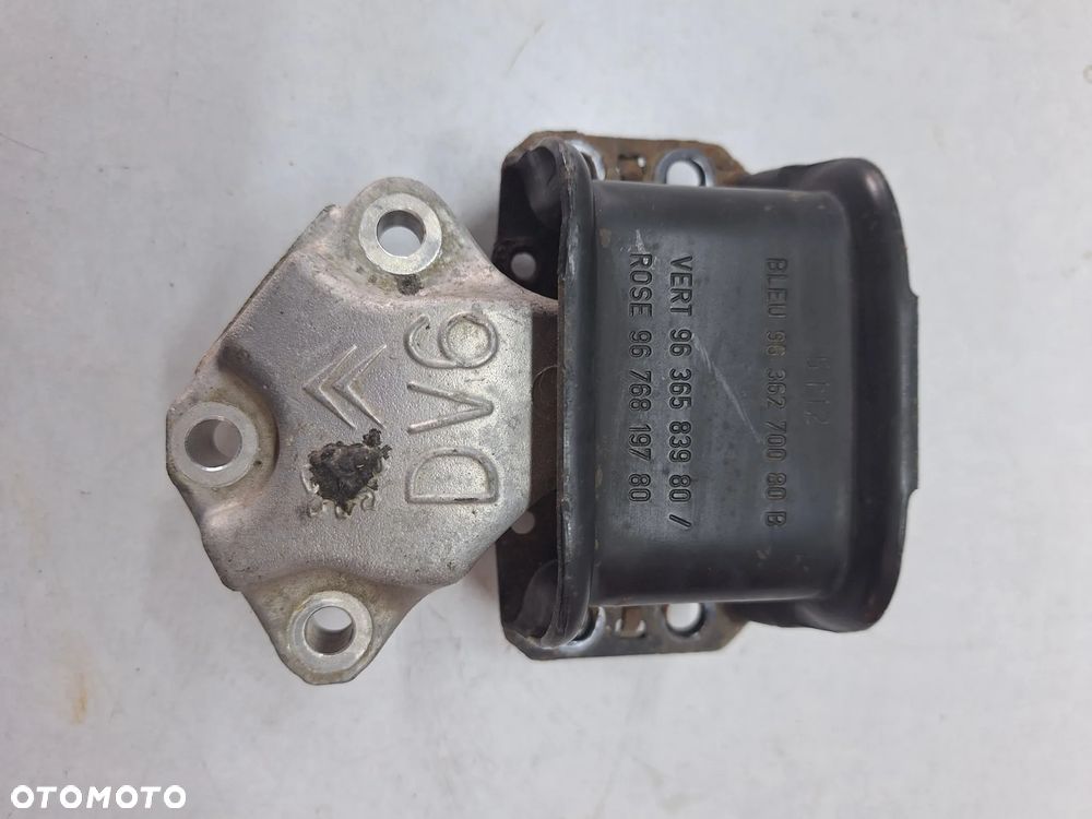 PODUSZKA ŁAPA SILNIKA 9636583980 PARTNER BERLINGO 1.6E-HDI 13r - 1
