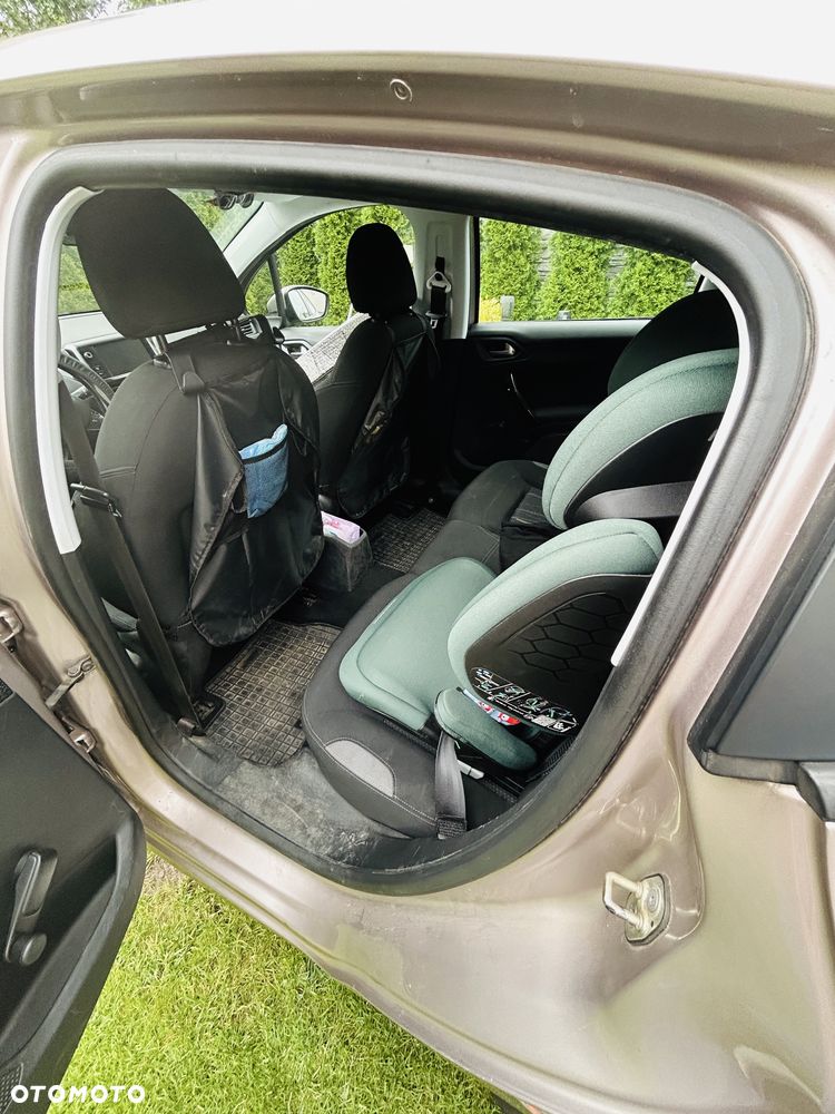 Peugeot 208 - 7