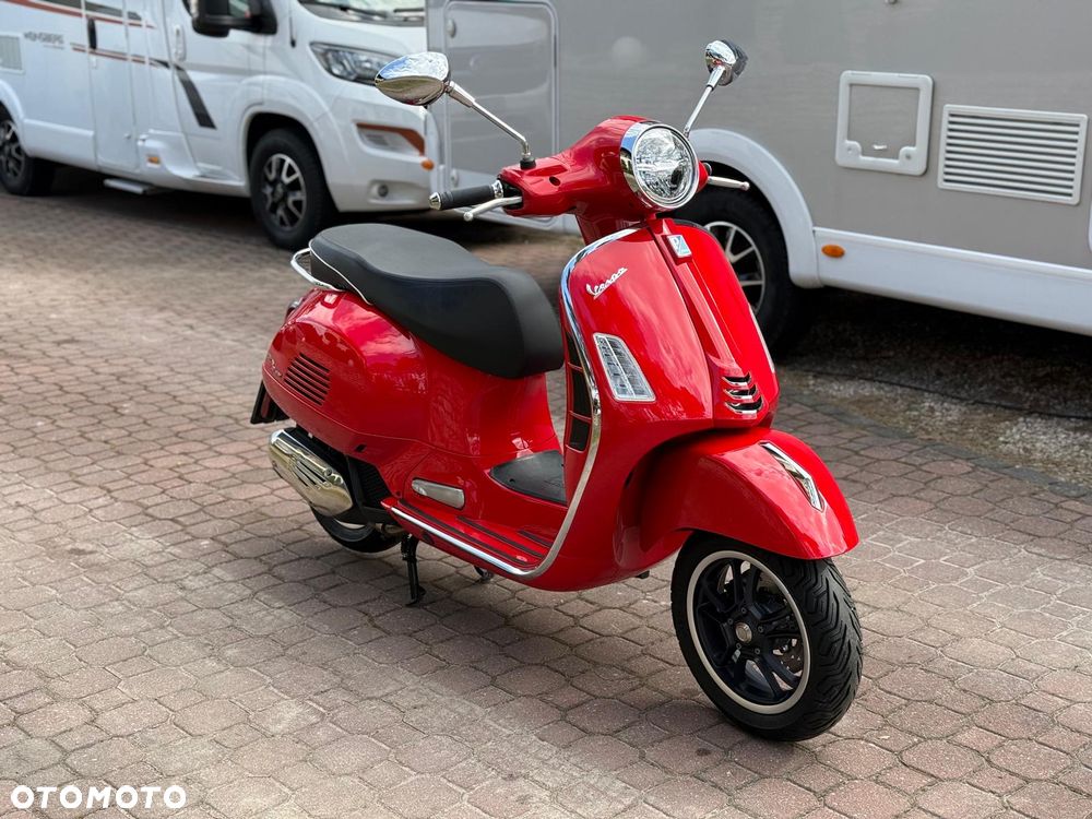 Piaggio Vespa - 2