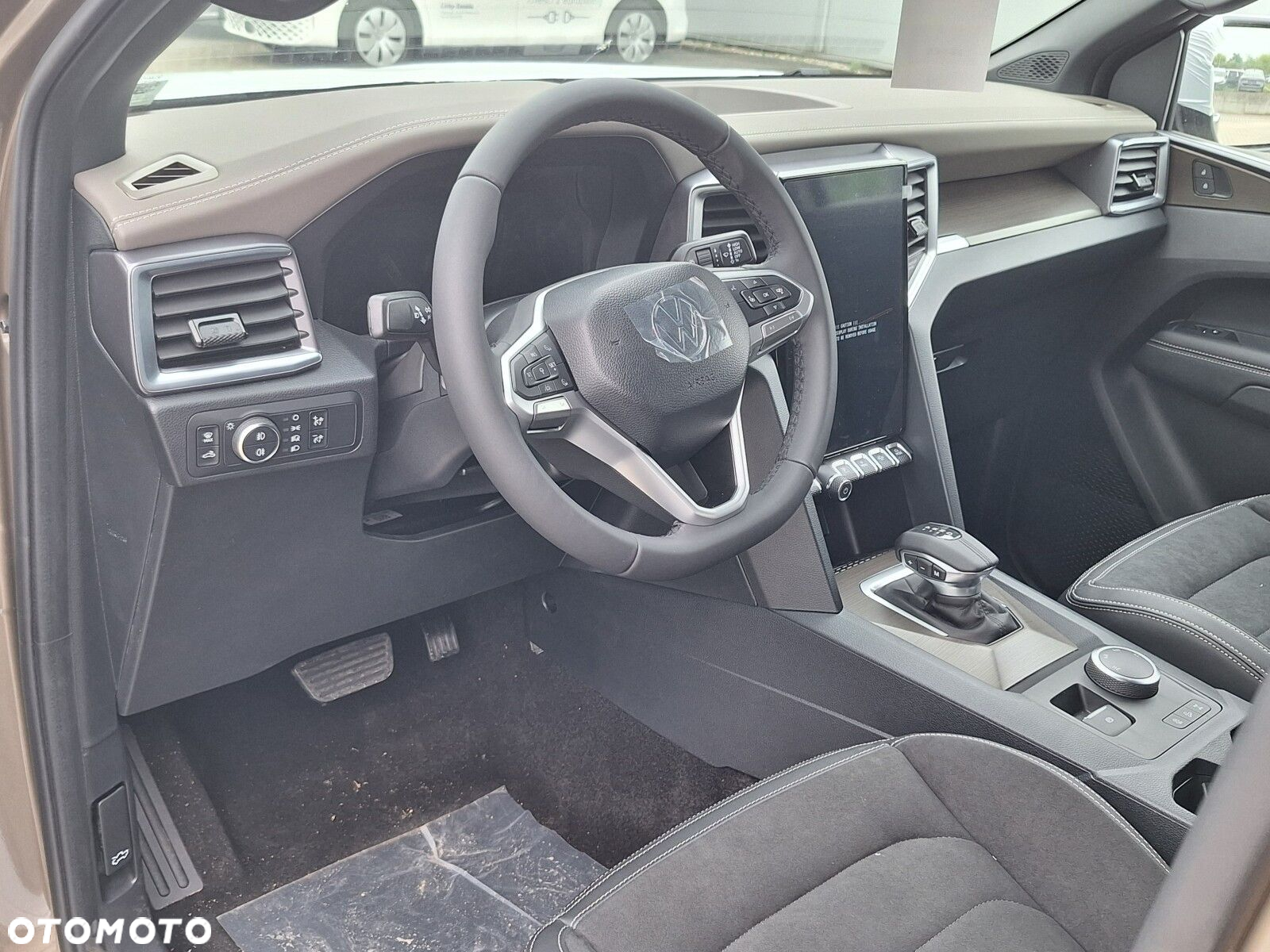 Volkswagen Amarok - 13