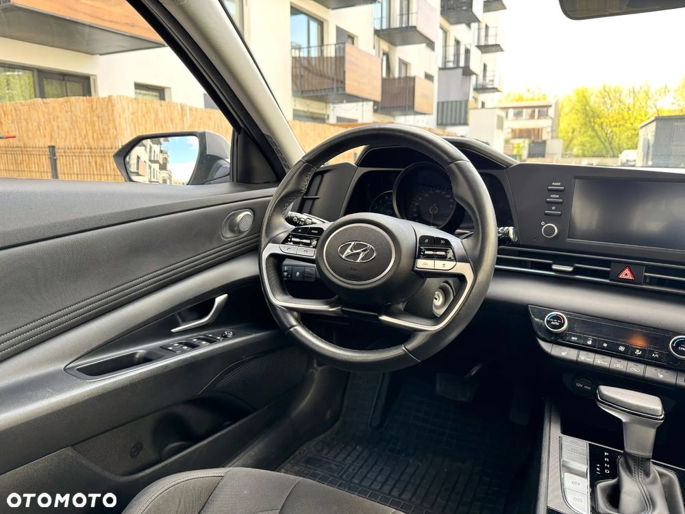 Hyundai Elantra 1.6 Smart CVT - 13