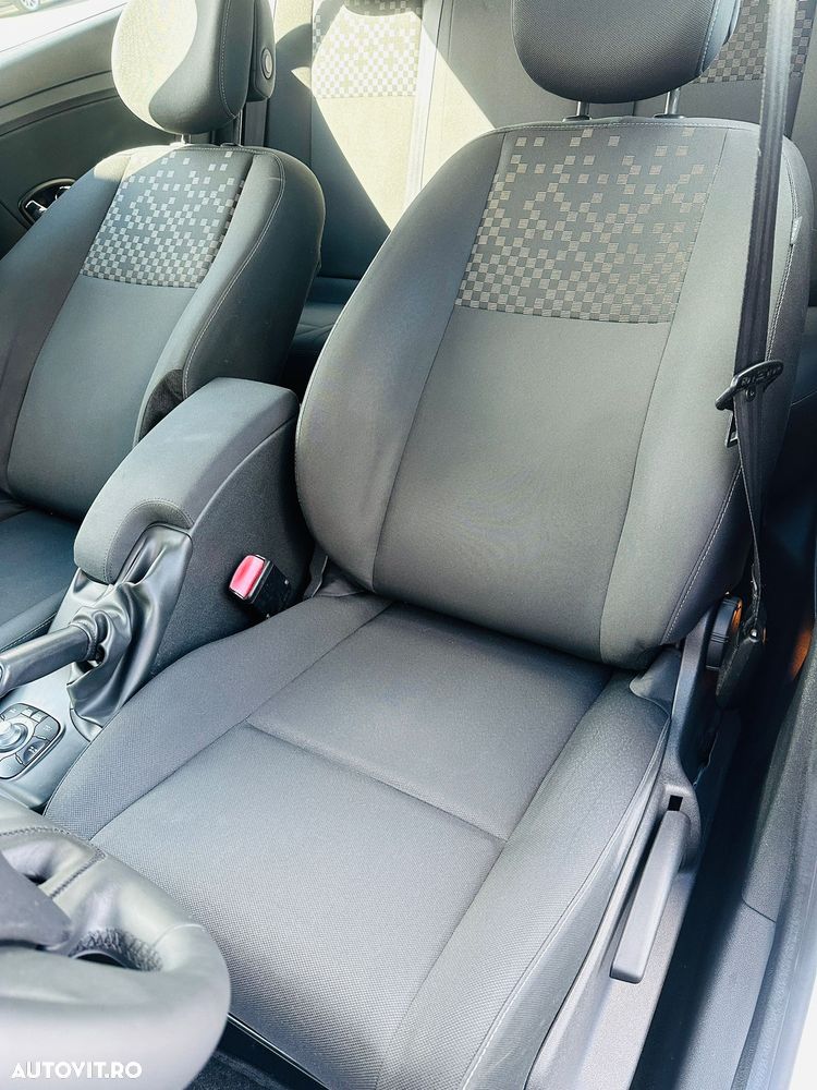 Renault Megane 1.5 dCi Authentique - 14