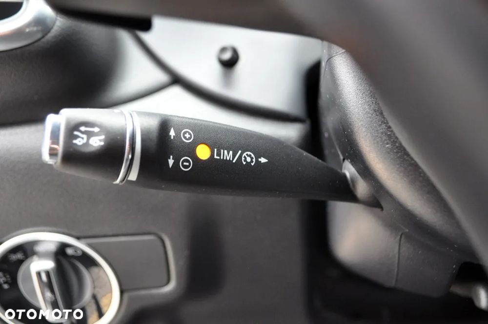 Infiniti Q30 1.6t DCT Premium Tech Cafe Teak - 19