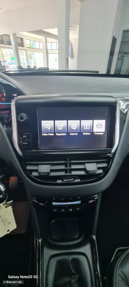 Peugeot 2008 BlueHDi 100 STOP & START Allure - 26