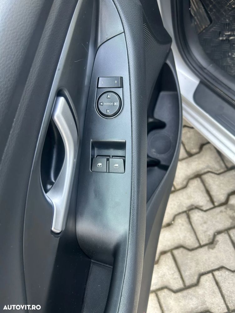 Hyundai i30 1.4 100CP 5DR M/T Classic - 8