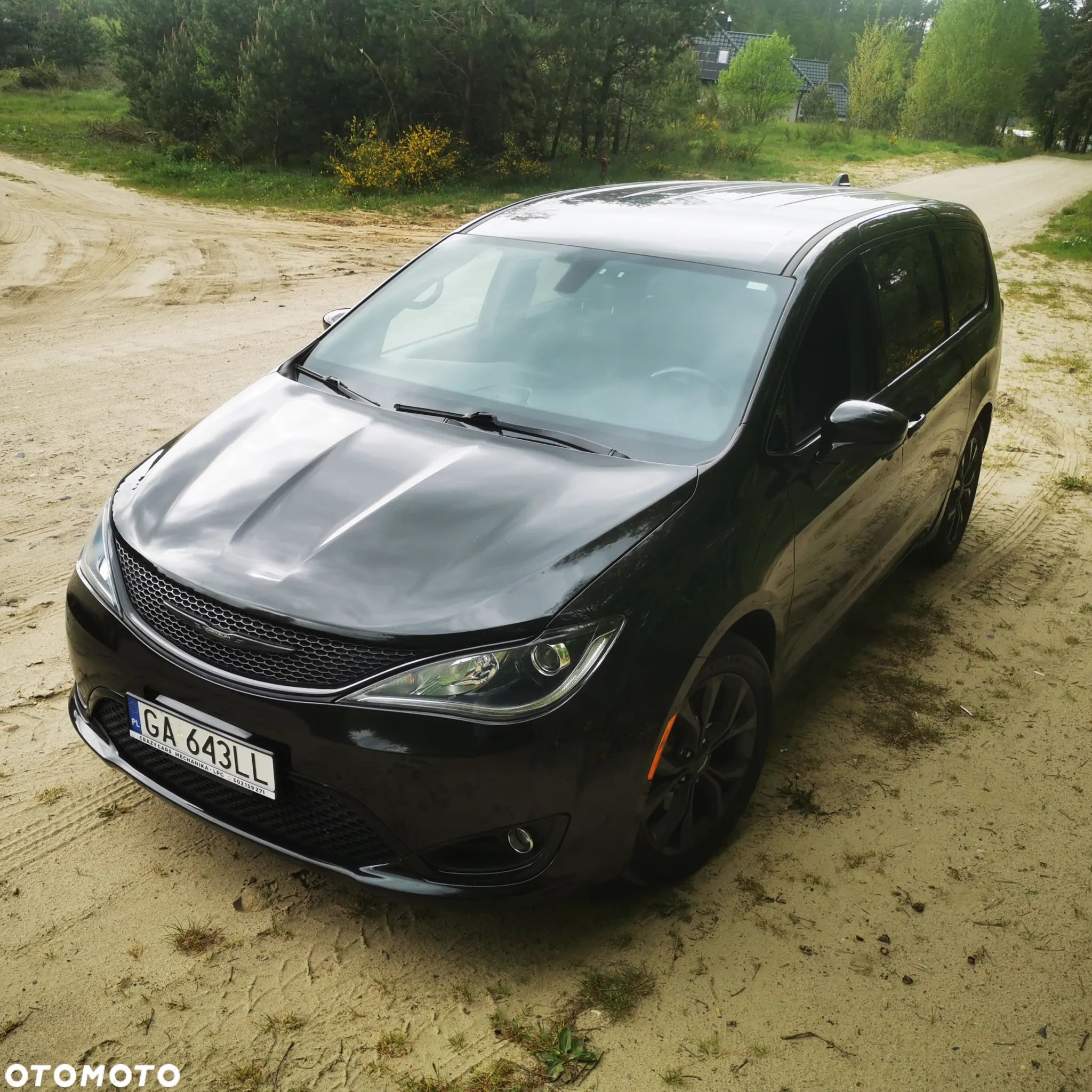 Chrysler Pacifica - 1