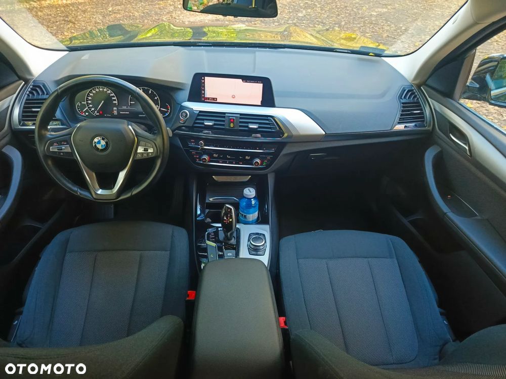 BMW X3 sDrive18d - 27