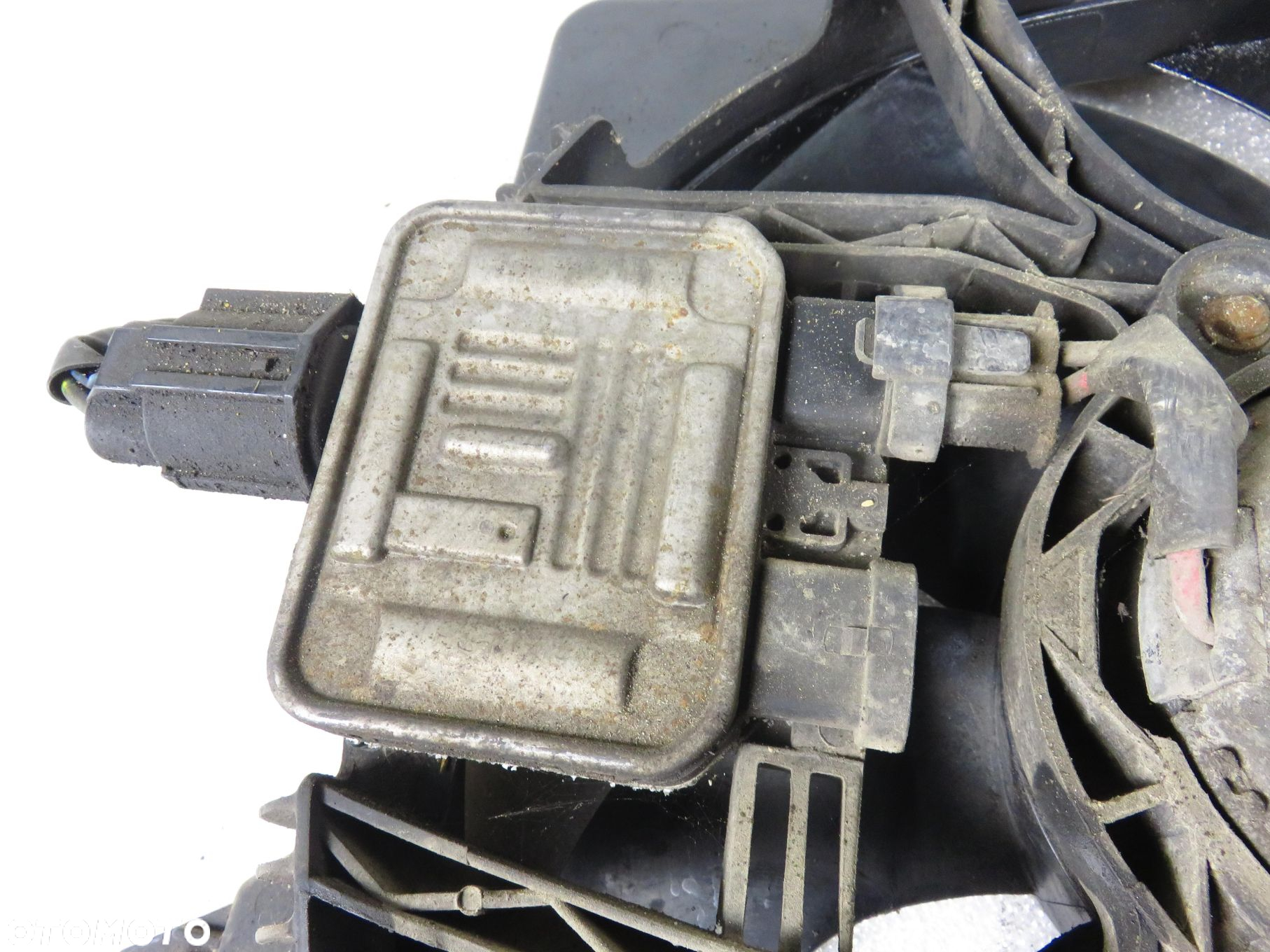 WENTYLATOR CHŁODNICY FORD MONDEO MK3 2.0 TDCi 5S718C607BD - 3
