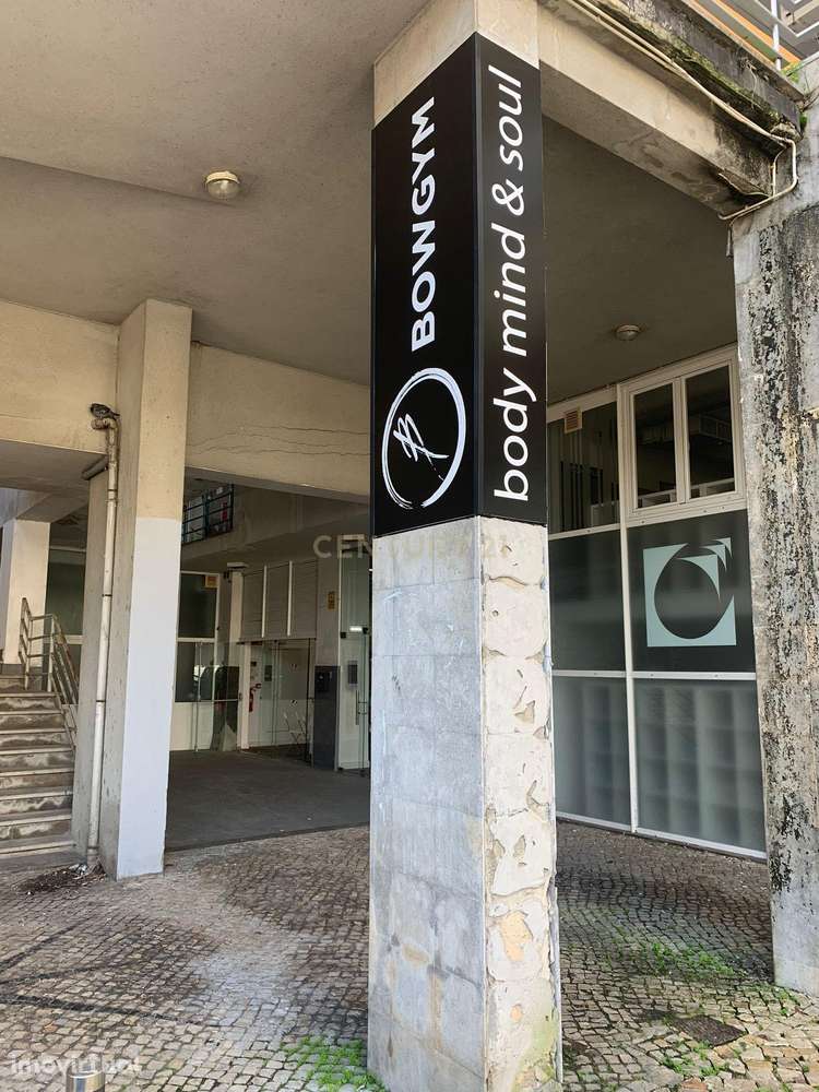 Oportunidade de Investimento: Loja Espaçosa e com Rentabilidade em Alg - Grande imagem: 4/34