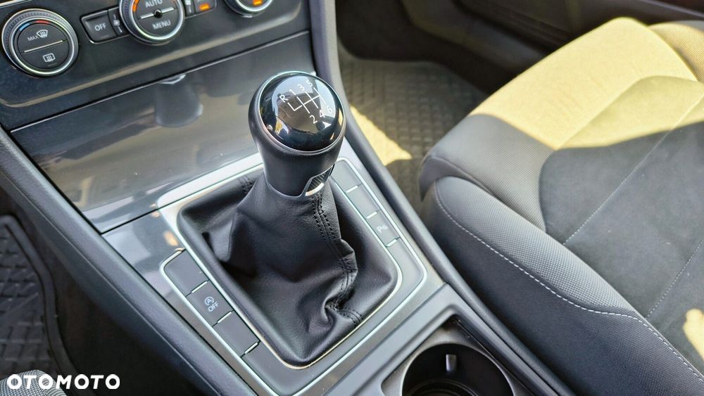 Volkswagen Golf Variant - 28