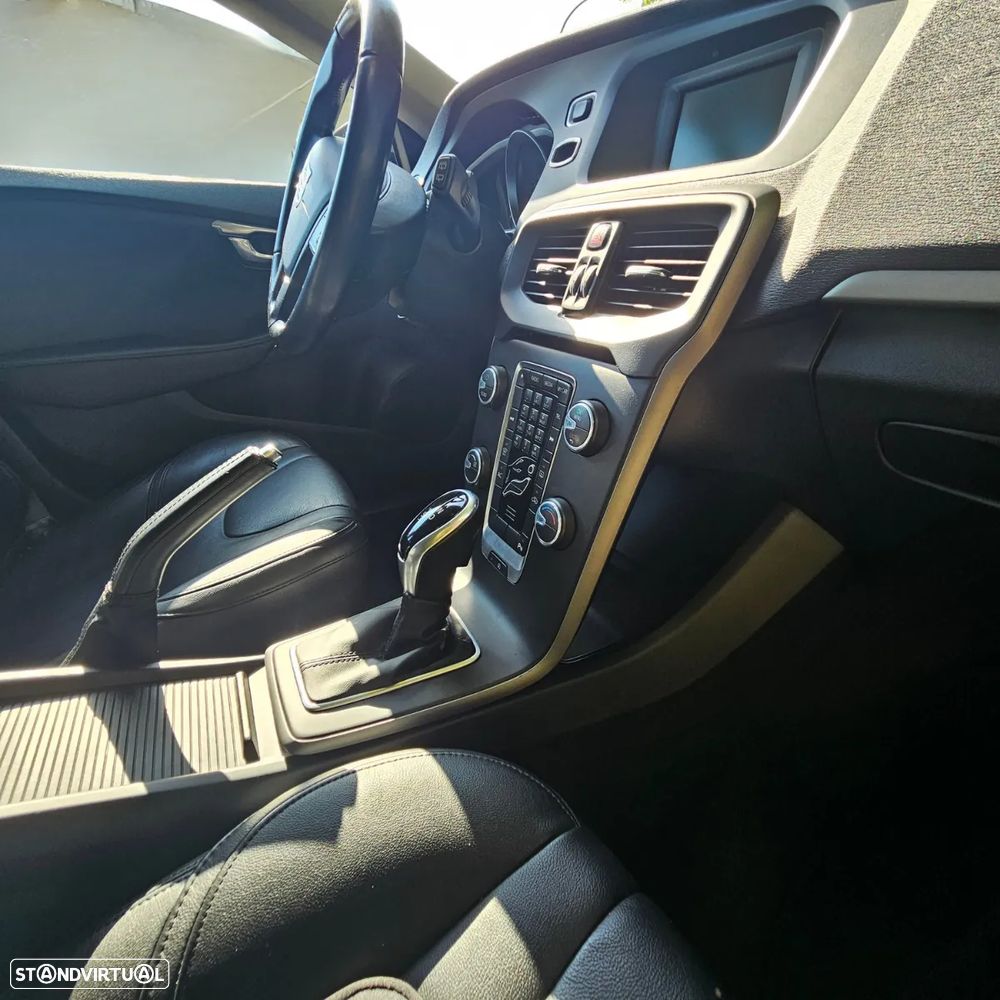 Volvo V40 1.6 D2 Kinetic Powershift Eco - 37