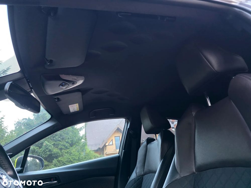 Toyota C-HR 1.8 Hybrid Neon Lime powered by JBL - 29