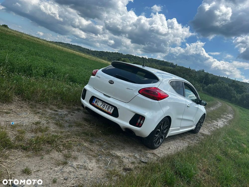 Kia Ceed - 9
