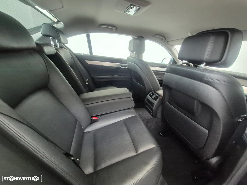 BMW 730 d xDrive - 25