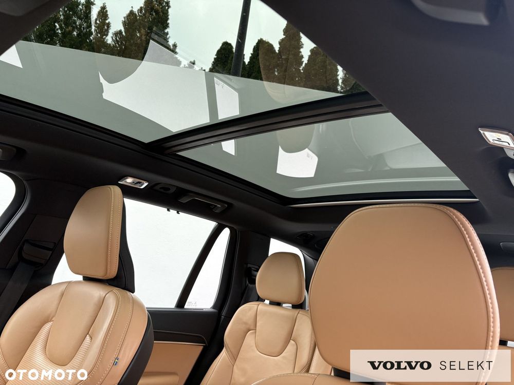 Volvo XC 90 - 22