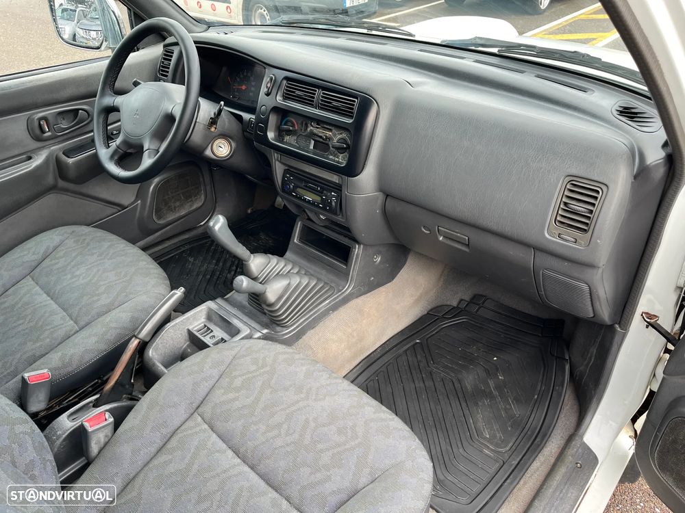 Mitsubishi L200 4x4 4 Lugares - 19