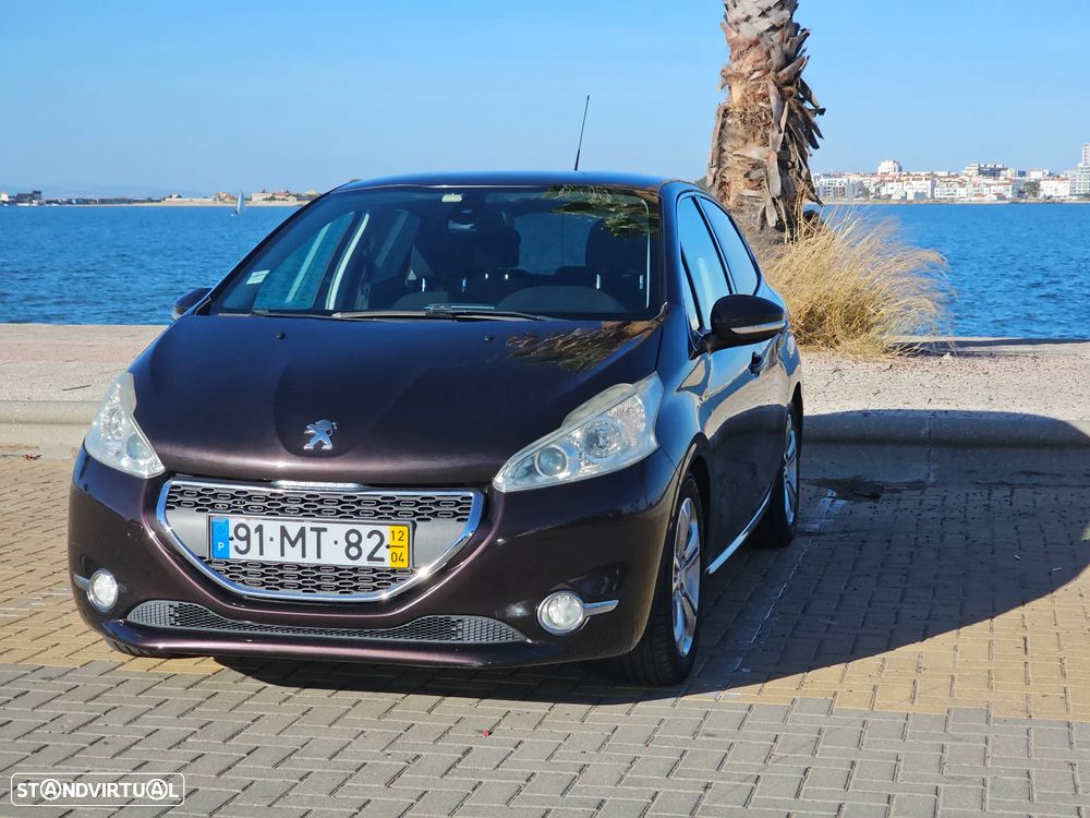 Peugeot 208 2012 photo 3