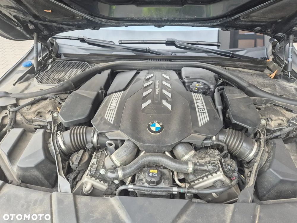 BMW Seria 7 750Li xDrive - 5