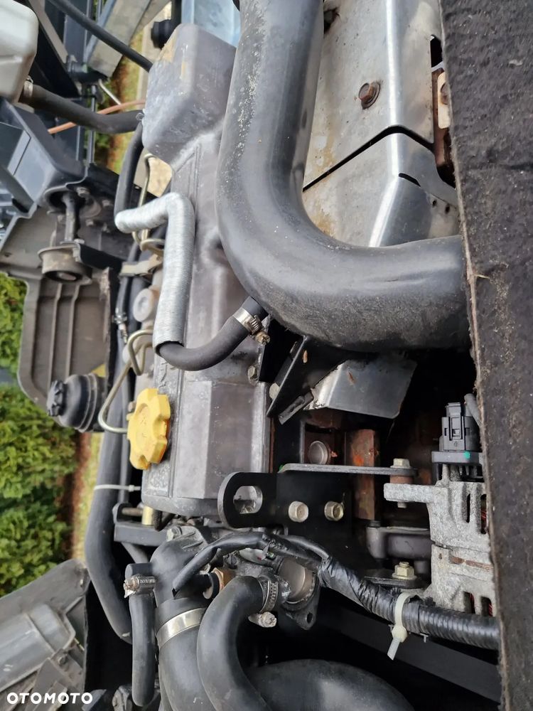 Nissan Atleon 3.0 - 22