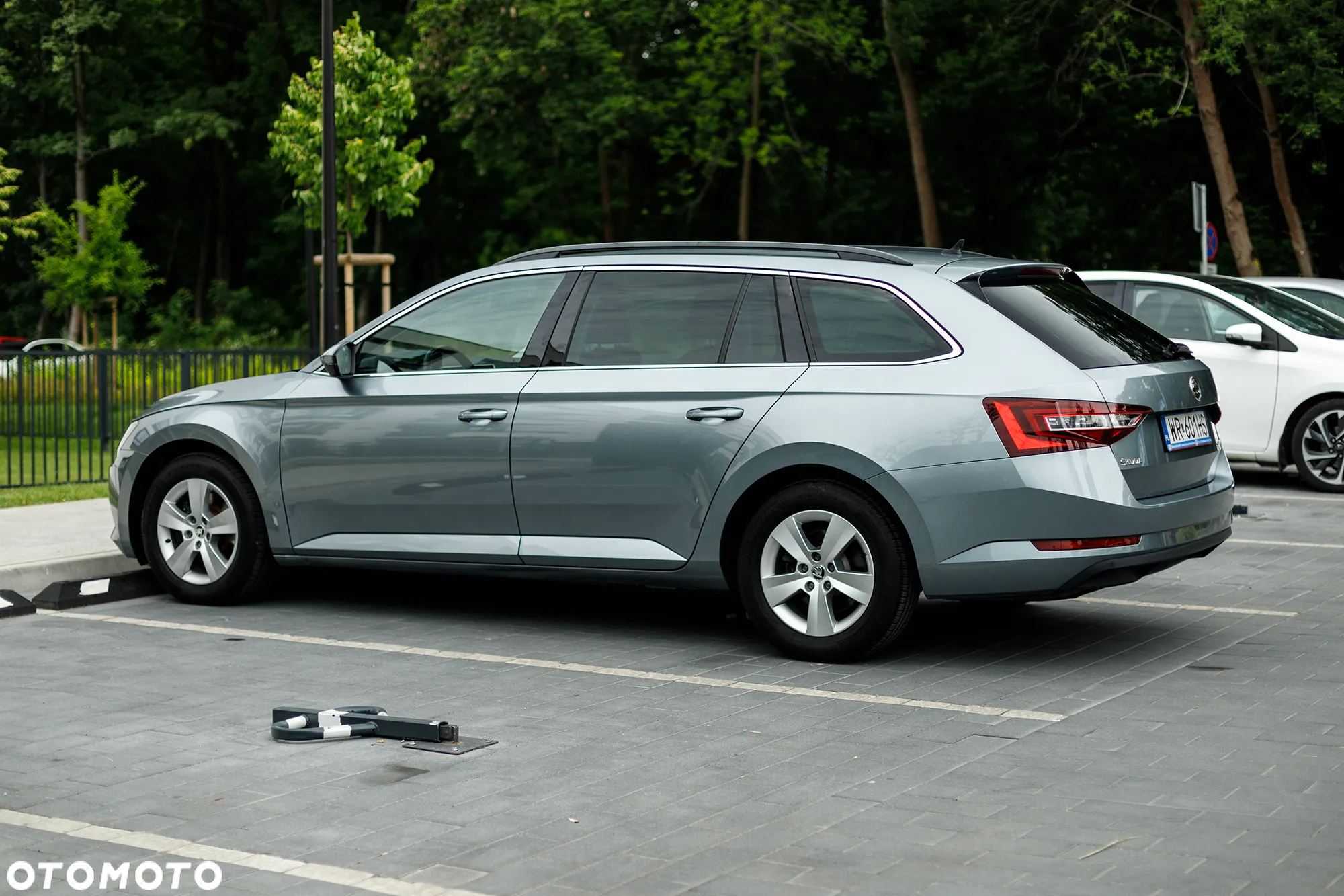 Skoda Superb 2.0 TDI Sportline - 11