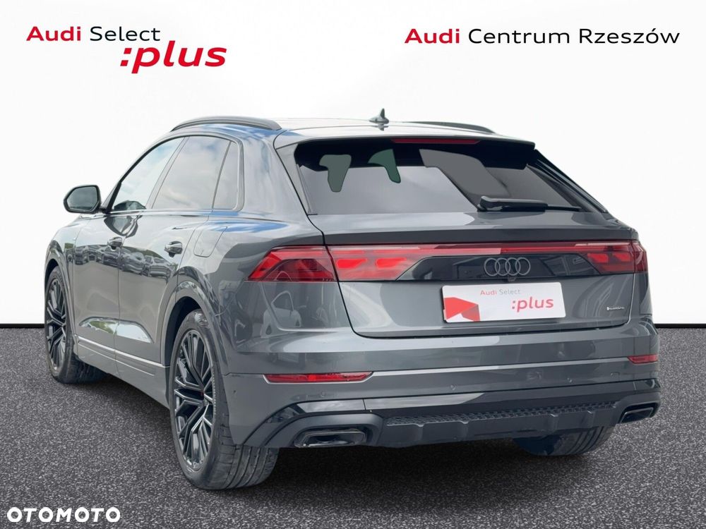 Audi Q8 - 8