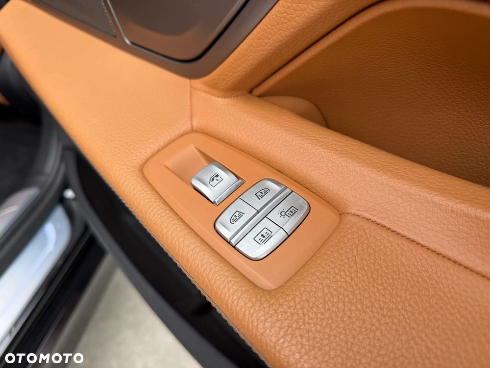 BMW Seria 7 - 26
