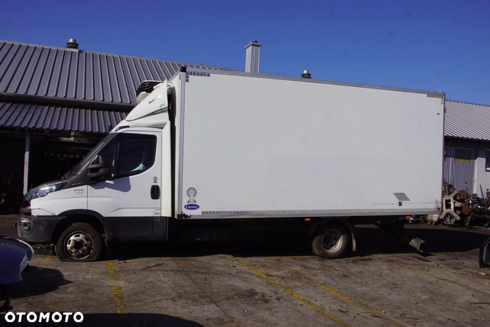 Auto na części - Iveco Daily IV 50C15 3.0 HPI 146 KM F1CFL411J 2840.6 2015R Silnik Skrzynia Drzwi Błotnik Lampa Lusterko Klamka Szyba Zabudowa Kontener Deska Kokpit Sterownik Moduł Czujnik Licznik Panel Kierownica - 7