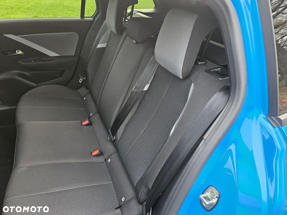 Opel Astra 1.2 Turbo Business Elegance - 17