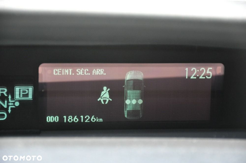 Toyota Prius (Hybrid) Executive - 14