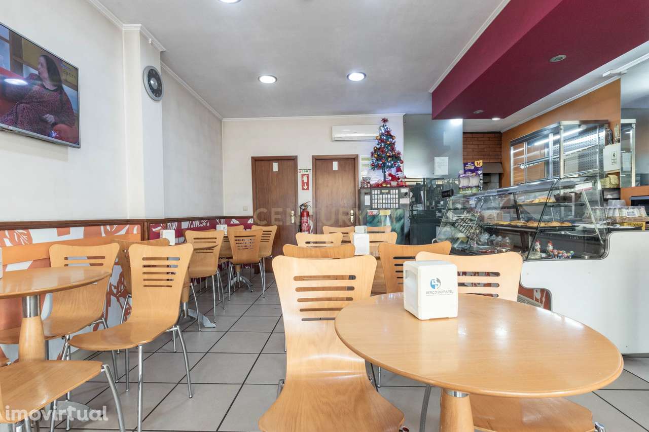 Trespasse de Café / Pão Quente – Santa Cruz do Bispo - Grande imagem: 2/26