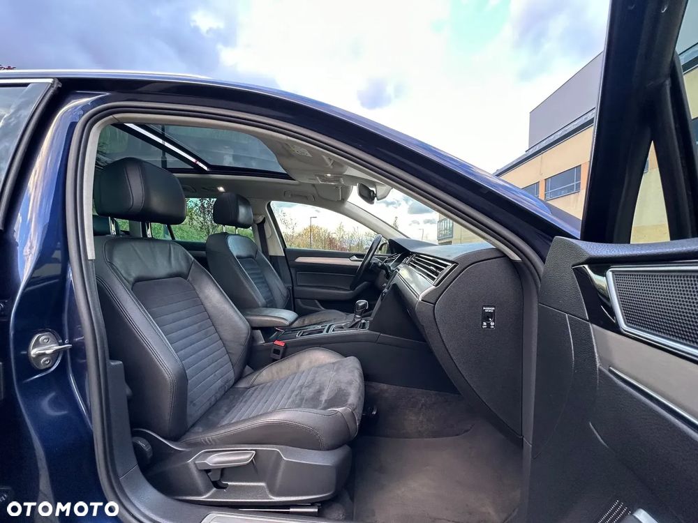 Volkswagen Passat Variant 2.0 TDI SCR DSG Highline - 19