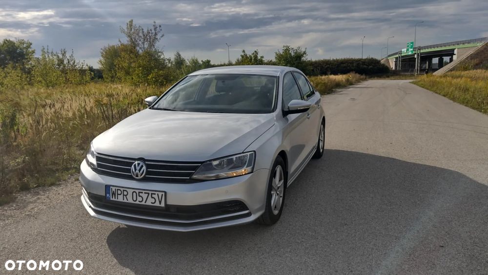 Volkswagen Jetta - 3