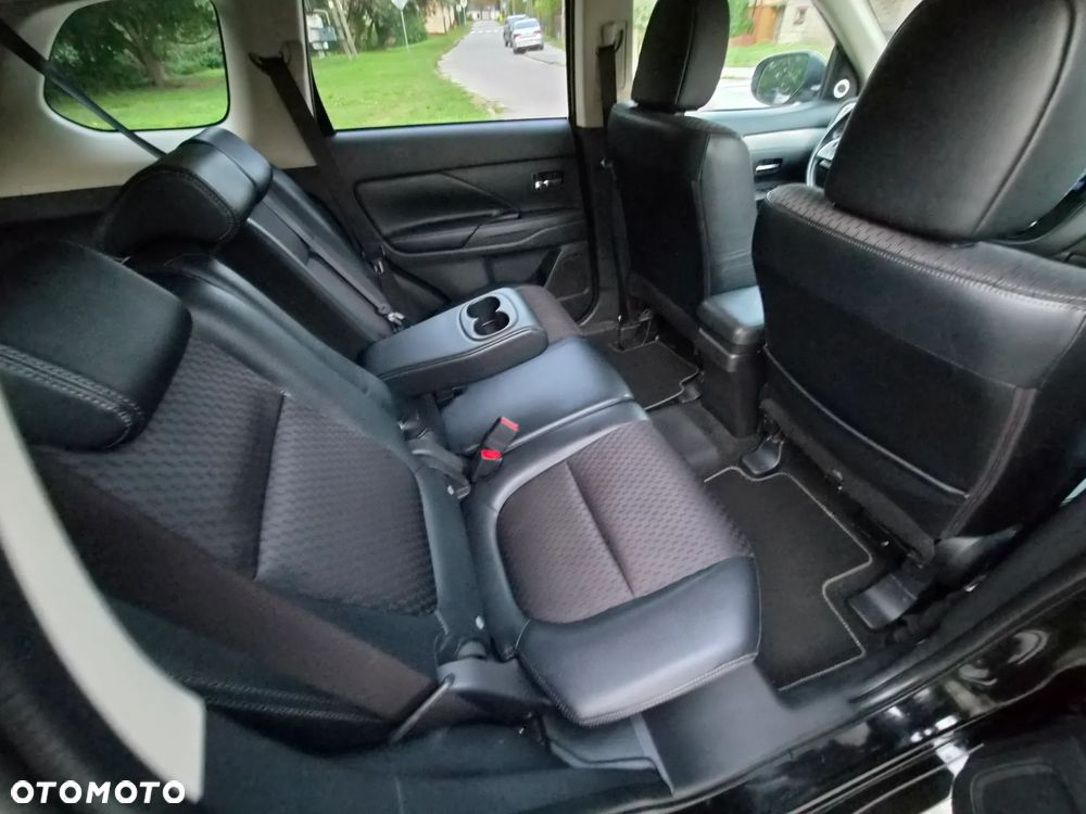 Mitsubishi Outlander 2.0 4WD Top - 38