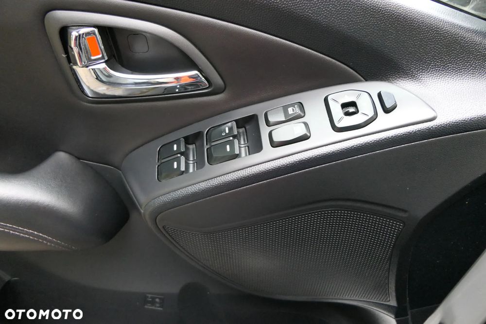 Hyundai ix35 1.6 2WD blue Style - 20