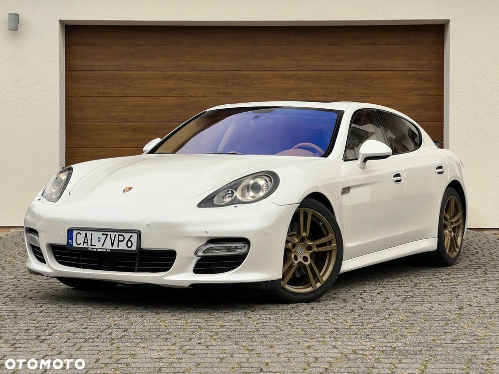 Porsche Panamera Turbo - 12