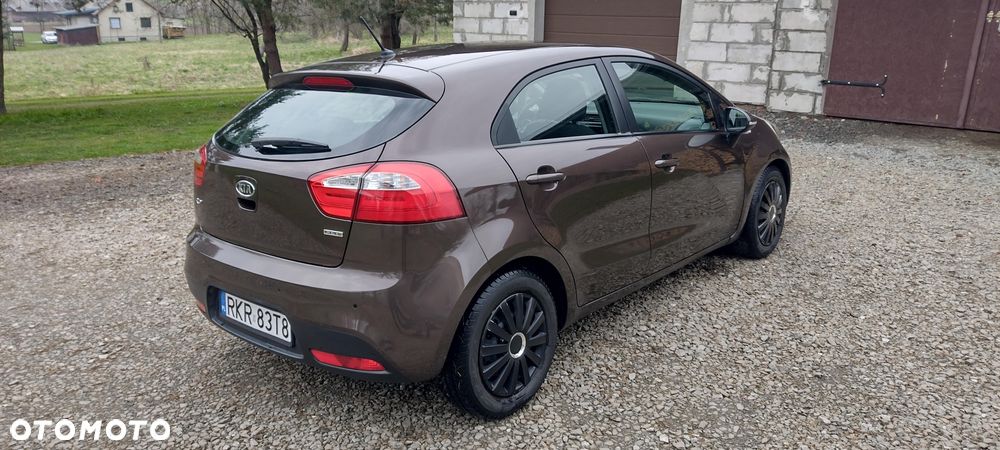 Kia Rio - 20
