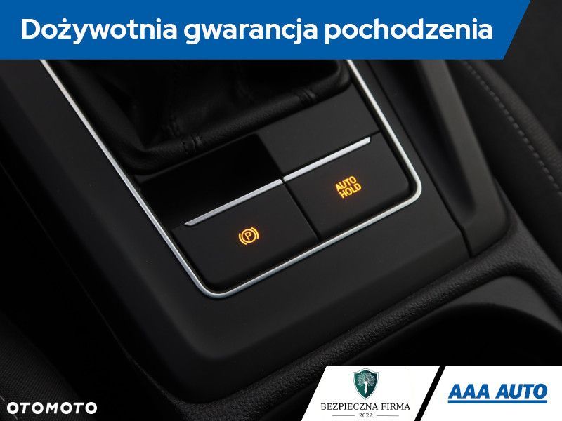 Volkswagen Golf - 22