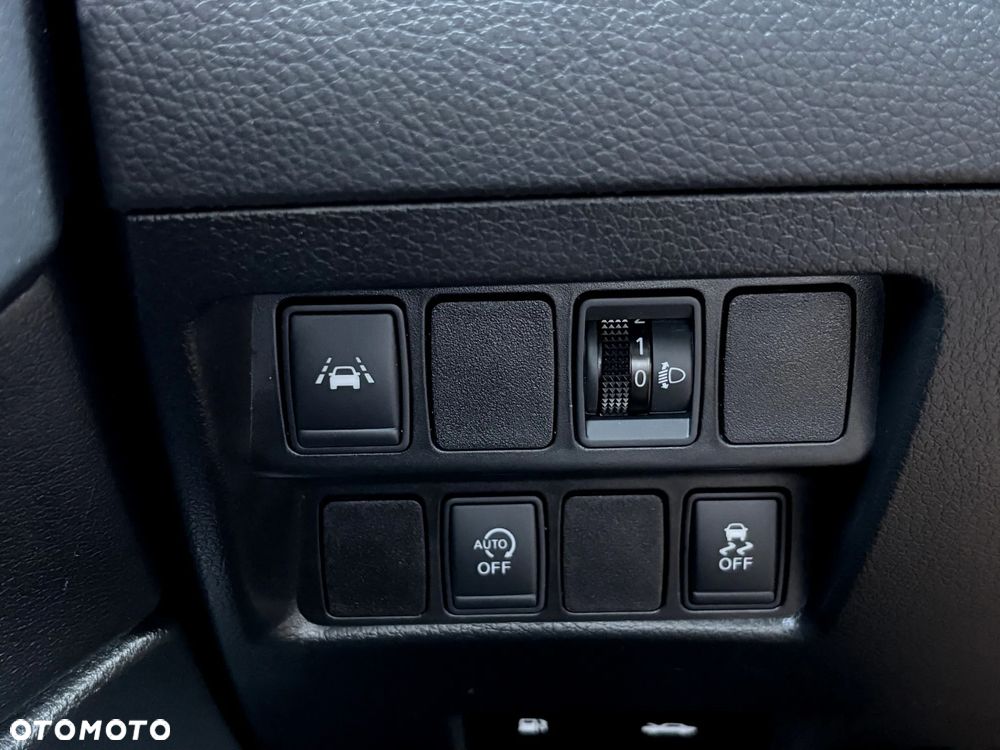 Nissan Qashqai 1.2 DIG-T N-Connecta EU6 - 26